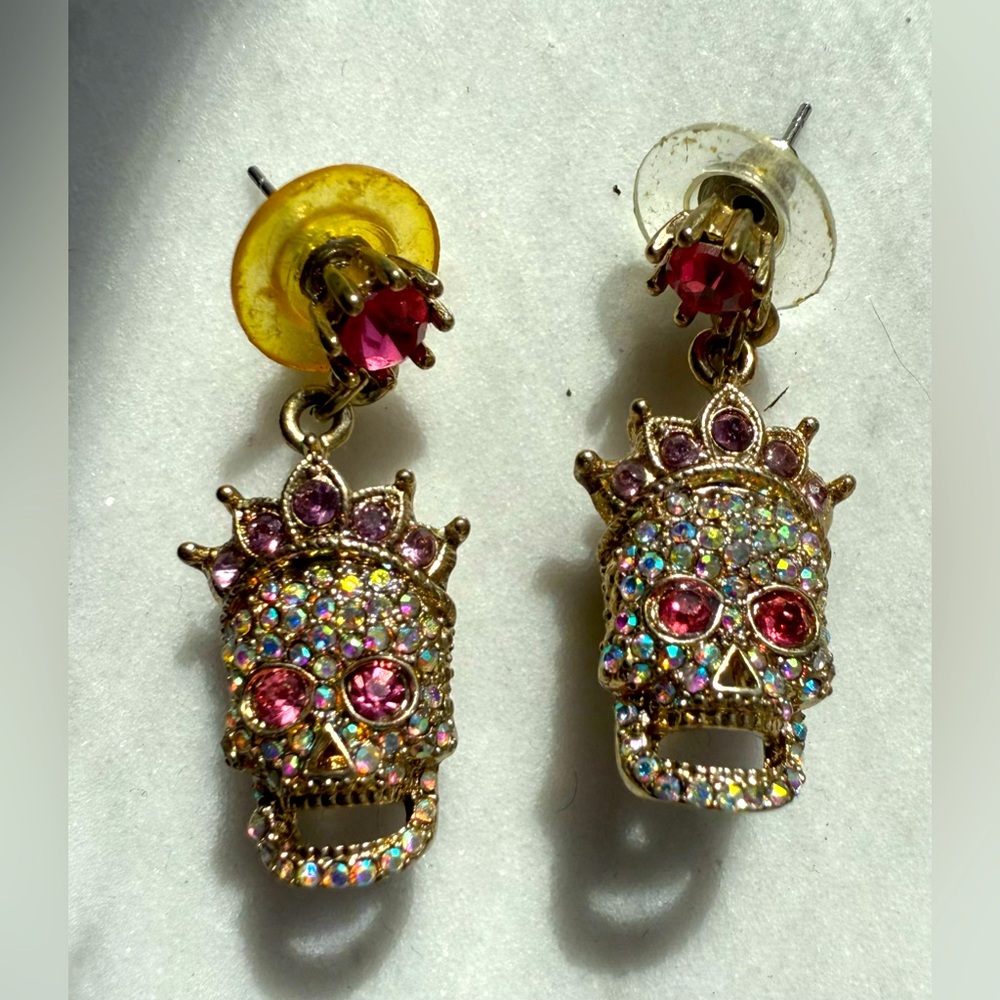 NWOT Betsey Johnson, skull earrings, never worn